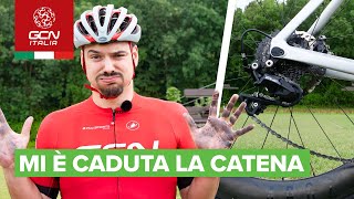 Cosa fare se cade la catena mentre pedaliamo  Ciclismo per principianti [upl. by Poppo385]