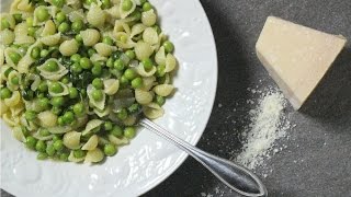 Pasta e Piselli  Rossellas Cooking with Nonna [upl. by Ainattirb]