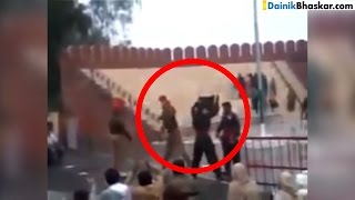 Shocking India Pakistan Soldiers Fight During Ceremony At Border [upl. by Ardna]