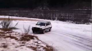 Fiat Panda 4x4 1000 GSXR sur la neige [upl. by Ahsiak307]