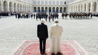 Papa Francesco al Quirinale ricevuto dal Presidente Mattarella in occasione della Visita Ufficiale [upl. by Groh588]