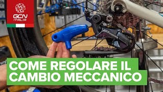 Come regolare il cambio meccanico  Manutenzione base per bici da strada [upl. by Cantlon]