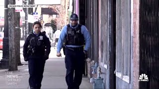 Community policing program in Chicago helps reduce violence [upl. by Godfrey]