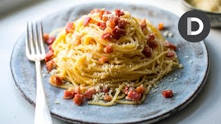 Easy Spaghetti Carbonara [upl. by Gerardo]