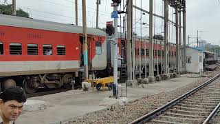 02570 Humsafar Express Departure New Delhi [upl. by Yelad584]