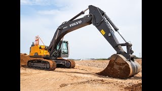 Volvo EC300ENL escavatore al lavoro [upl. by Leilamag]